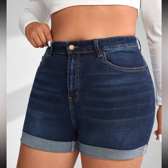 Shein Plus Roll Up Hem Denim Shorts (Used) - Picture 4 of 8
